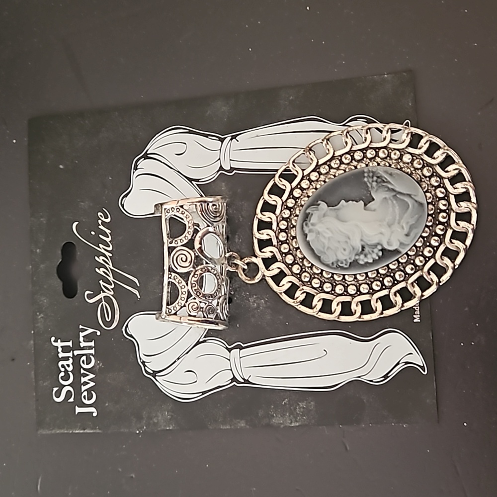 Scarf Pendant. Goth Victorian Camio - Picture 2 of 5